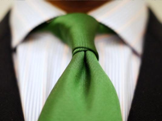 Cum să poarte o cravată?