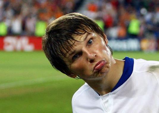 Unde joacă Arshavin?